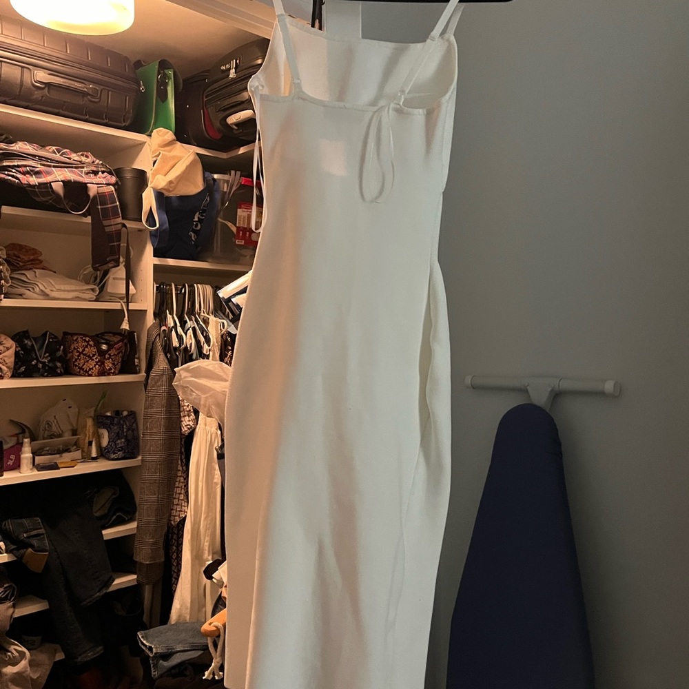 Aritzia 	Babaton
FISSURE SCULPT KNIT DRESS 2XS - Picture 4 of 5